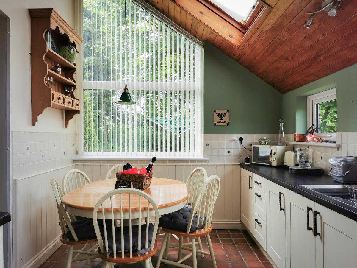 Wellstone Cottages - Jasmine Llanfyrnach Bagian luar foto