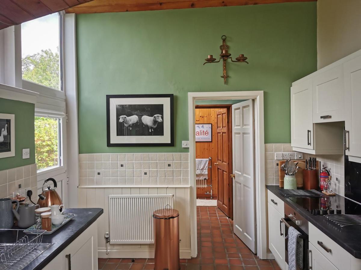 Wellstone Cottages - Jasmine Llanfyrnach Bagian luar foto