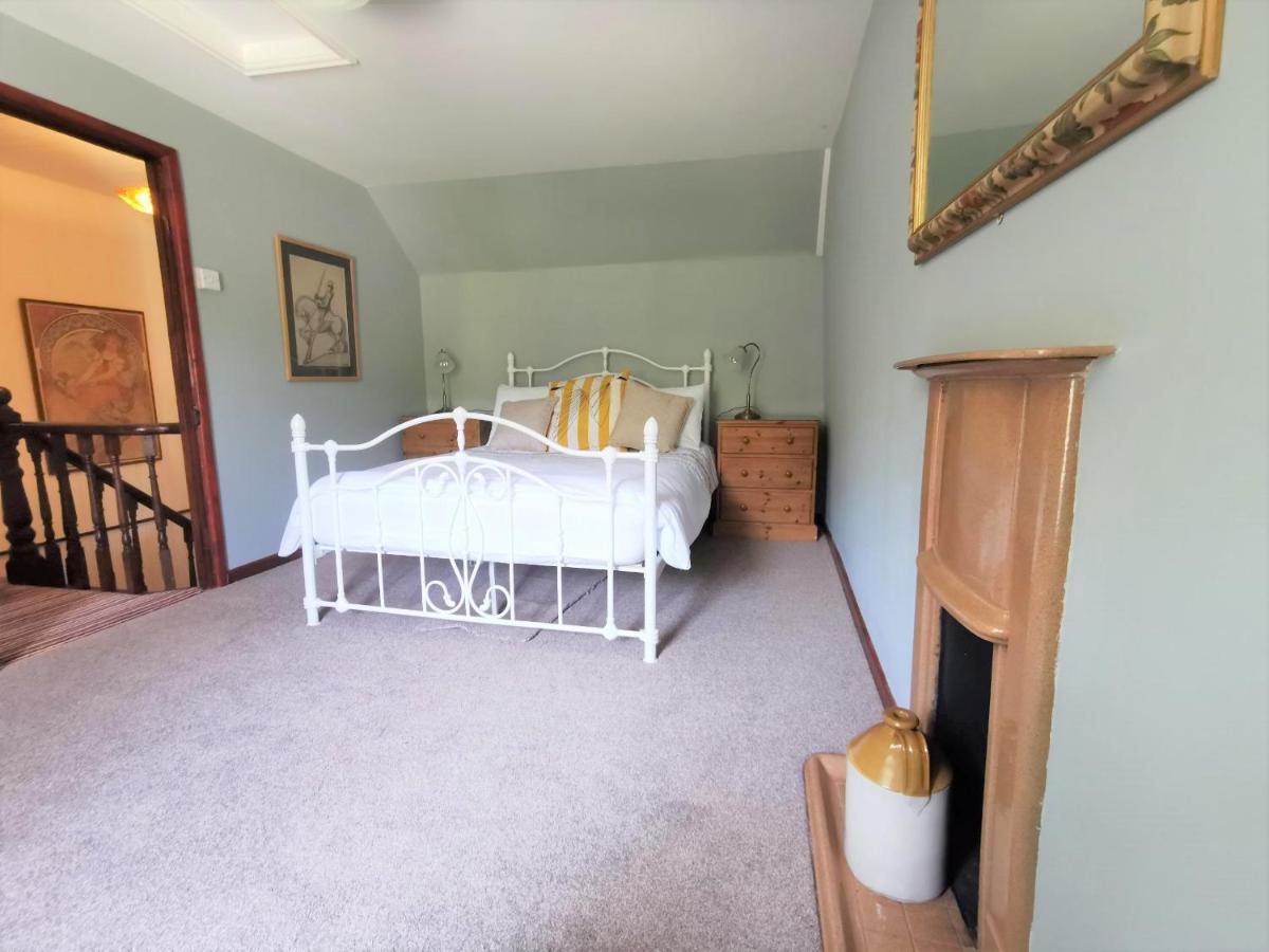 Wellstone Cottages - Jasmine Llanfyrnach Bagian luar foto